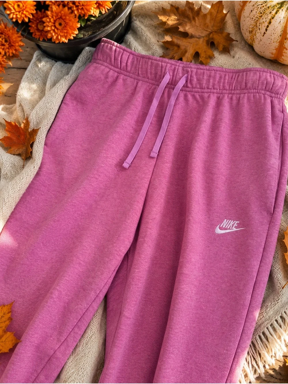 Nike Women’s Pink Jogger Sweatpants Size Large Standard Fit Mid-Rise